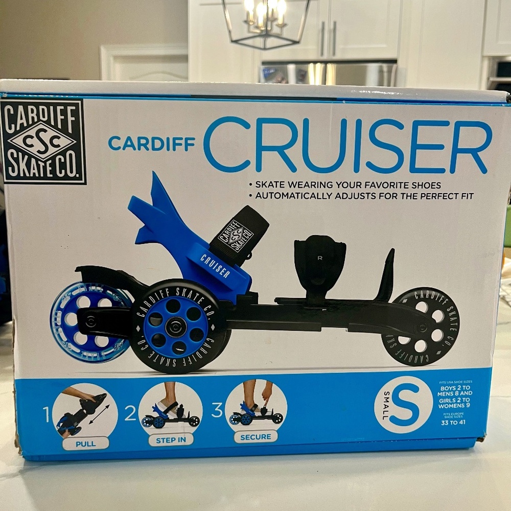 Size Small Unisex Blue Cardiff Cruiser Skates. Box Included